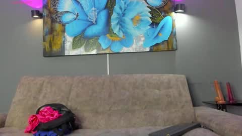 Elizabeth Lamer online show from 12/15/25, 06:39