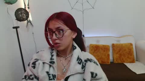 Snapshot of elizabeth_loren1 chatting on 10/28/25, 01:14 elizabeth_loren1 online show from 10/28/25, 01:14