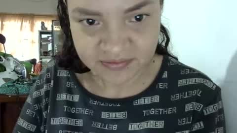 Elizabeth Martinez  online show from 12/17/25, 04:02