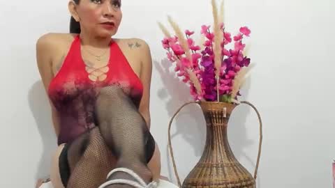 Elizabeth Mathure online show from 10/18/25, 07:42