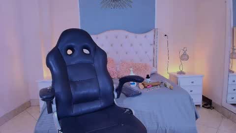 Elizabeth  online show from 04/22/26, 10:55