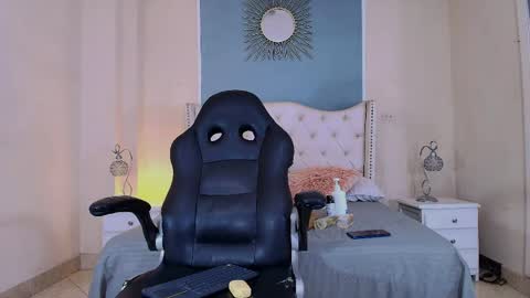 Elizabeth  online show from 04/26/26, 12:41