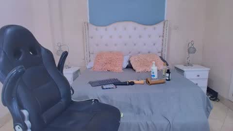 Elizabeth  online show from 05/16/26, 12:07