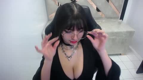 Elizabeth online show from 02/12/26, 12:55