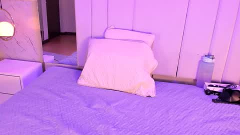    online show from 12/05/25, 06:22