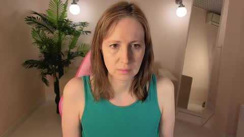 Elizabeth online show from 04/27/26, 01:03