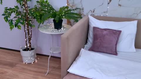 Elizabeth online show from 01/15/26, 04:11