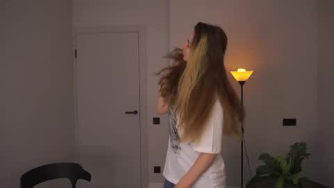 Elizabeth online show from 09/14/25, 06:07