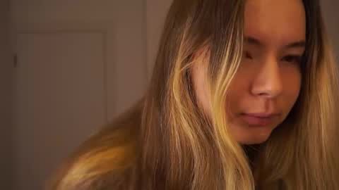 Elizabeth online show from 09/18/25, 06:43