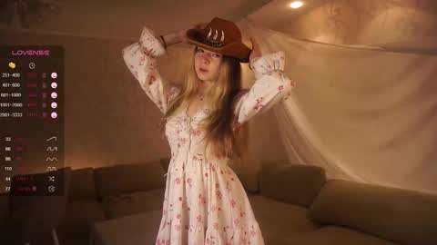 Elizabeth online show from 10/03/25, 04:37