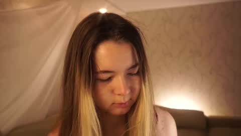 Elizabeth online show from 10/12/25, 06:18