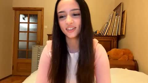 Mia online show from 11/26/25, 03:35