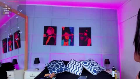  Elizabeth online show from 12/15/25, 06:50