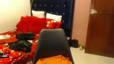 Elizabeth online show from 02/14/25, 10:17