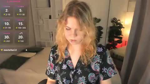 Snapshot of elizabethvane chatting on 07/29/26, 06:00 Elizabeth online show from 07/29/26, 06:00