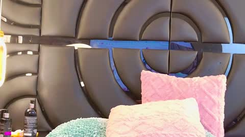 Snapshot of elizabetthkitty chatting on 01/26/25, 10:13 Elizabet online show from 01/26/25, 10:13