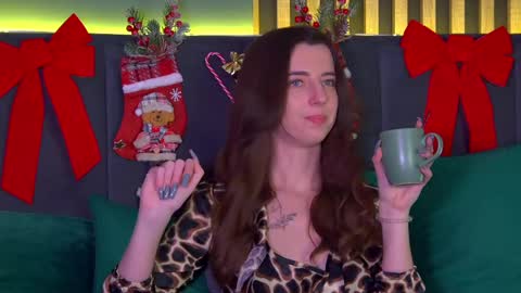 Snapshot of elizabetwilsoon chatting on 01/10/25, 07:21 Elizabet online show from 01/10/25, 07:21