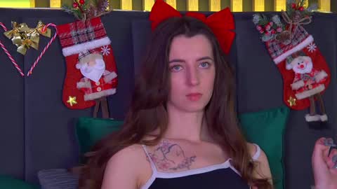 Snapshot of elizabetwilsoon chatting on 01/11/25, 04:27 Elizabet online show from 01/11/25, 04:27