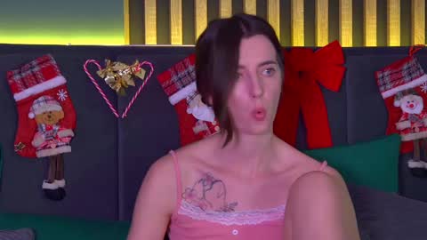 Snapshot of elizabetwilsoon chatting on 01/13/25, 12:41 Elizabet online show from 01/13/25, 12:41