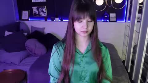 Eliza online show from 02/21/25, 01:44