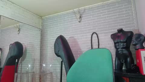   online show from 12/04/25, 06:38