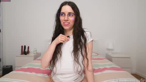 Eliza  online show from 01/15/25, 04:00