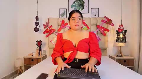 Snapshot of elizawiliamst chatting on 09/18/25, 01:13 Eliza online show from 09/18/25, 01:13