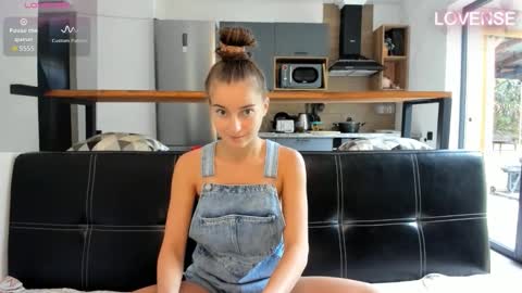 Eliz                               online show from 12/18/25, 10:10