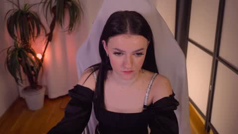 elizzza_ online show from 01/25/25, 04:13