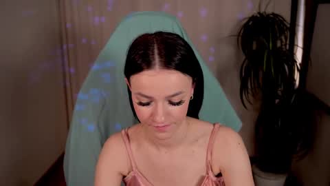 elizzza_ online show from 02/15/25, 08:44