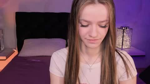 elizzza_ online show from 04/21/26, 05:36