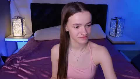 Snapshot of elizzza_ chatting on 07/14/26, 10:21 elizzza_ online show from 07/14/26, 10:21