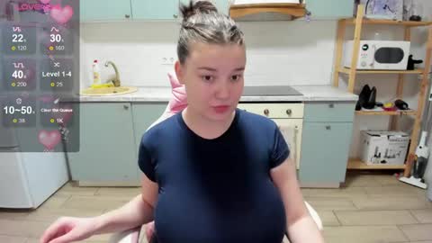 Lina online show from 04/14/26, 08:37