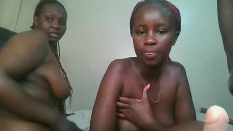 ella3_ online show from 06/07/26, 10:46