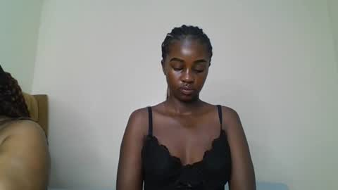 Snapshot of ella8_ chatting on 07/08/26, 11:15 ella8_ online show from 07/08/26, 11:15