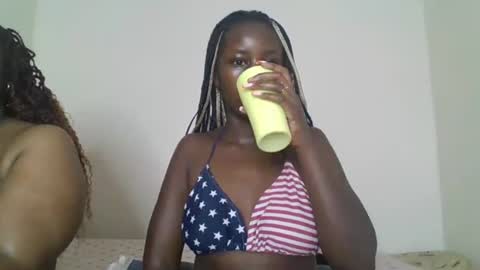 Snapshot of ella8_ chatting on 07/12/26, 09:00 ella8_ online show from 07/12/26, 09:00
