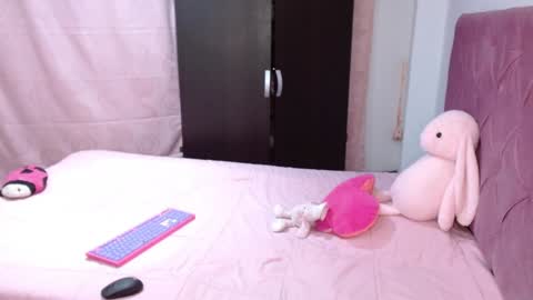 Snapshot of ella_2sweet chatting on 01/20/25, 05:04 Ella online show from 01/20/25, 05:04