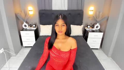 Snapshot of ella______ chatting on 12/07/24, 04:25 Ella online show from 12/07/24, 04:25