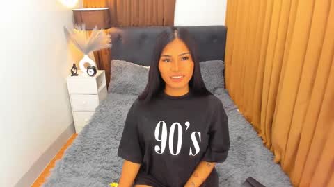 Snapshot of ella______ chatting on 12/30/24, 05:37 Ella online show from 12/30/24, 05:37