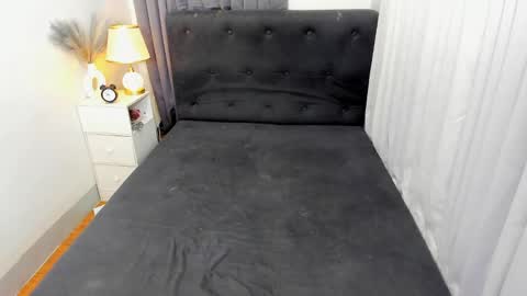 Snapshot of ella______ chatting on 02/22/25, 02:28 Ella online show from 02/22/25, 02:28