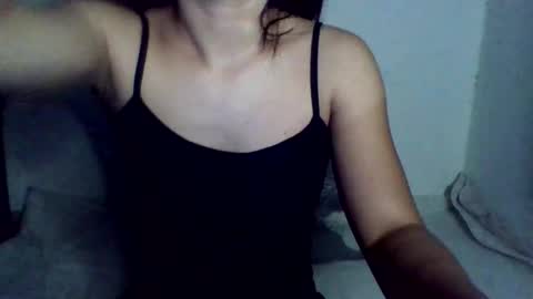 ella_babe25 online show from 04/22/26, 10:00
