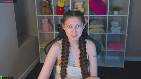 Ella online show from 06/21/26, 04:53