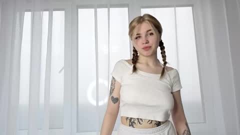 Snapshot of ella_desire chatting on 12/04/25, 07:50 ella_desire online show from 12/04/25, 07:50