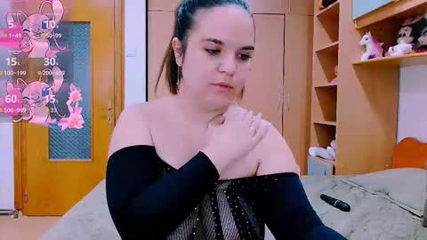 Ella  online show from 10/03/25, 06:21