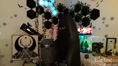 Snapshot of ella_ecstasy chatting on 03/08/25, 02:23 Ella Ecstasy online show from 03/08/25, 02:23