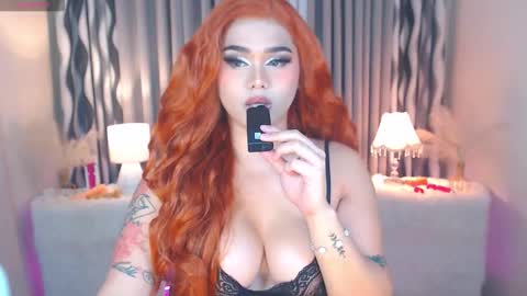 Snapshot of ella_fantasia chatting on 12/14/25, 04:40 HI ITS ME ELLA online show from 12/14/25, 04:40