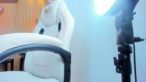 ella harper online show from 02/21/25, 09:13