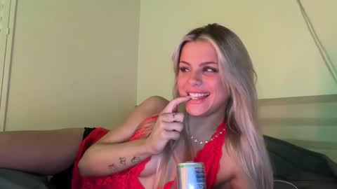 Snapshot of ella_hill chatting on 01/10/26, 02:57 Ella online show from 01/10/26, 02:57