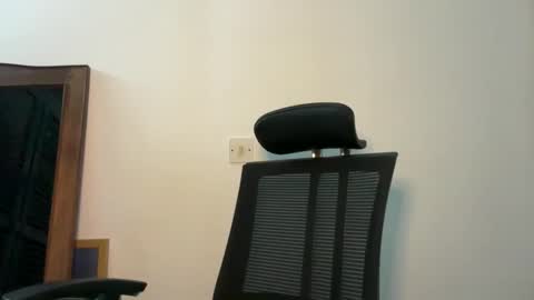 Ella online show from 06/05/26, 08:09