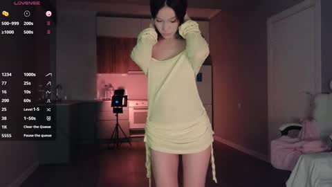 Lee online show from 09/23/25, 02:25